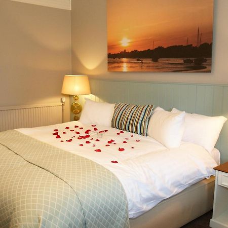Potters Heron Hotel รอมซีย์ ภายนอก รูปภาพ