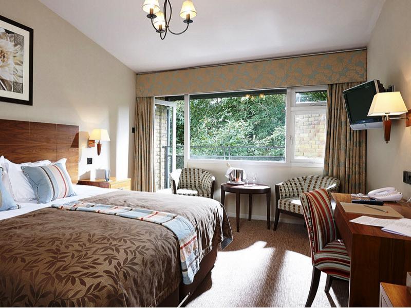 Potters Heron Hotel รอมซีย์ ภายนอก รูปภาพ