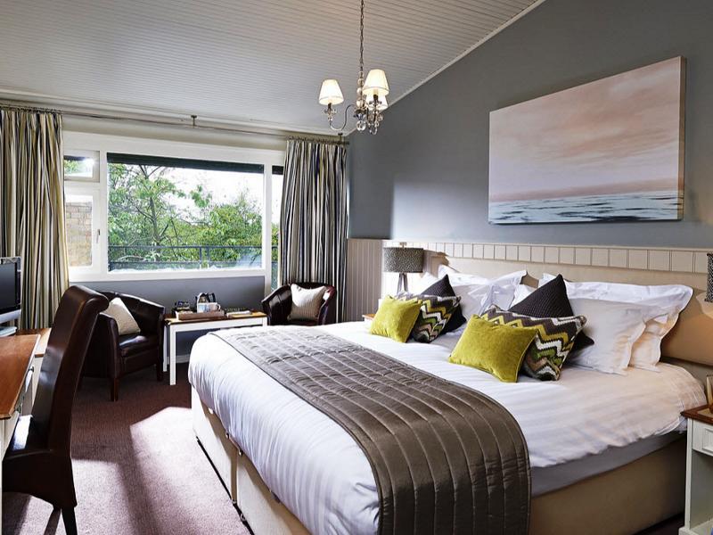 Potters Heron Hotel รอมซีย์ ภายนอก รูปภาพ