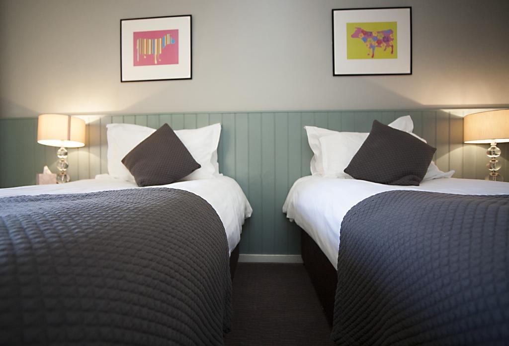 Potters Heron Hotel รอมซีย์ ภายนอก รูปภาพ