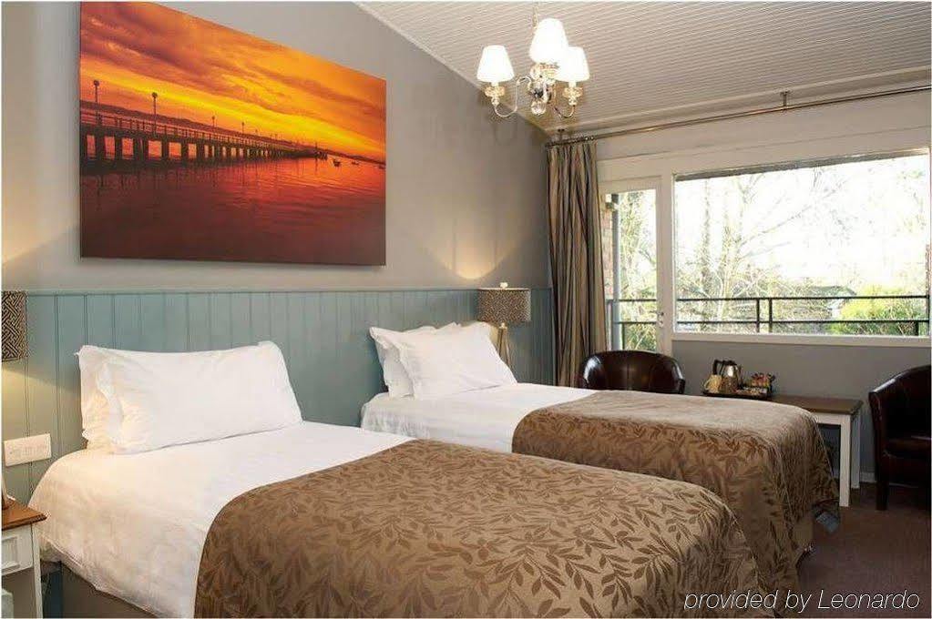 Potters Heron Hotel รอมซีย์ ภายนอก รูปภาพ