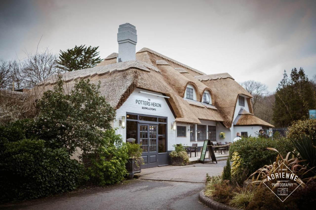 Potters Heron Hotel รอมซีย์ ภายนอก รูปภาพ